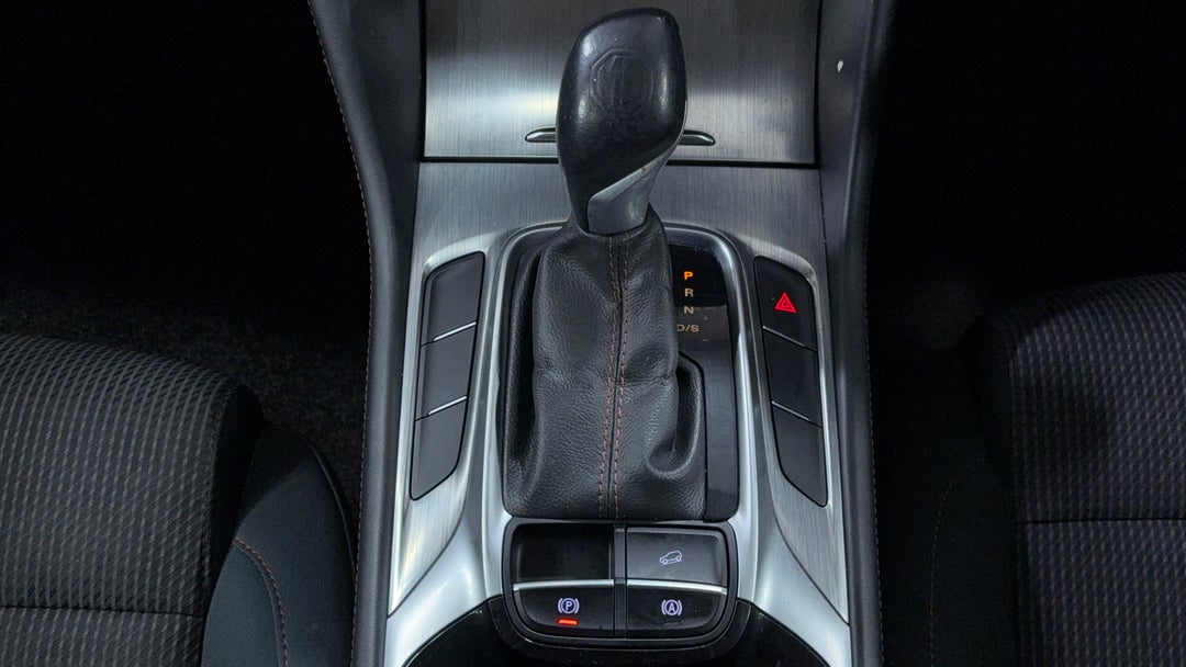 2020 MG HS Core, Automatic, 83412 km, Gear Lever 