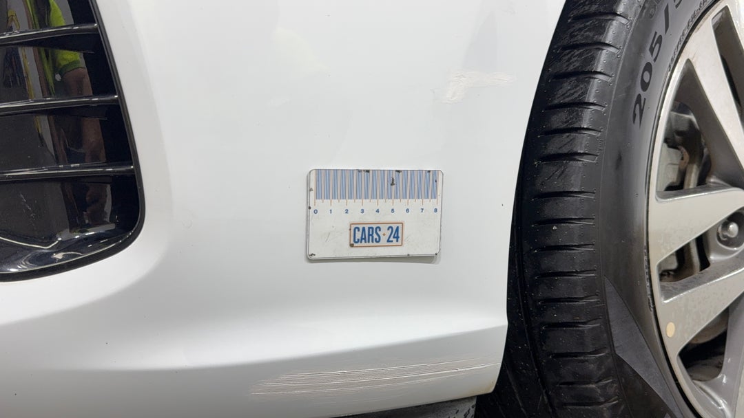 Bumper Front Scratch