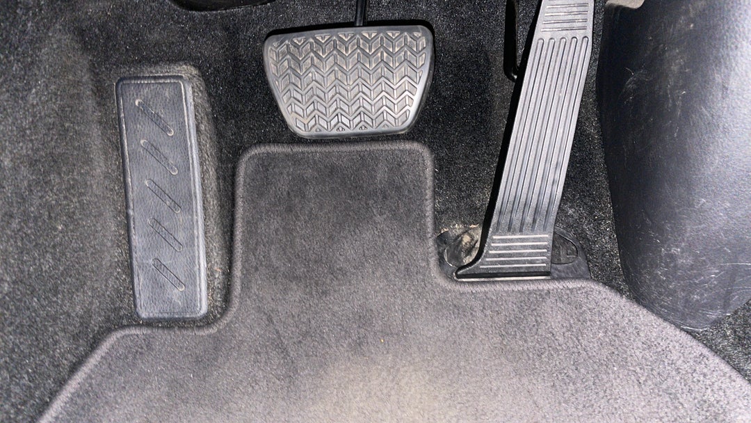 2023 Toyota Camry Ascent, Automatic, 54284 km, Pedals and Footmat