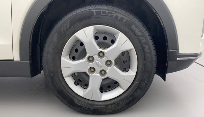 2020 Mahindra XUV300 W6 1.5 DIESEL, Diesel, Manual, 17,702 km, Right Front Wheel