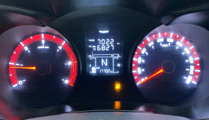 2020 Mahindra XUV300 W6 1.5 DIESEL, Diesel, Manual, 17,702 km, Odometer Image