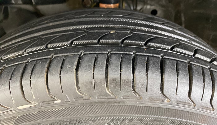 2019 Honda Amaze 1.2L I-VTEC S, CNG, Manual, 90,618 km, Left Front Tyre Tread
