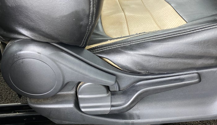 2019 Honda Amaze 1.2L I-VTEC S, CNG, Manual, 90,618 km, Driver Side Adjustment Panel