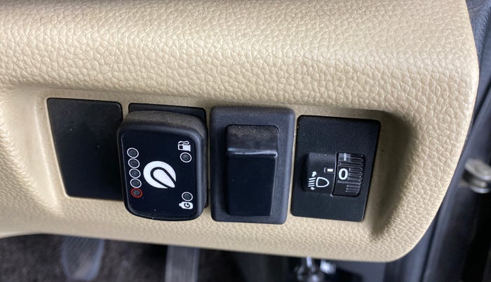 2019 Honda Amaze 1.2L I-VTEC S, CNG, Manual, 90,618 km, Dashboard - Headlight height adjustment not working