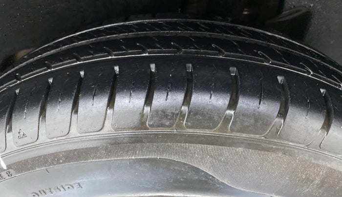 2019 Maruti Dzire VXI, Petrol, Manual, 39,369 km, Left Rear Tyre Tread