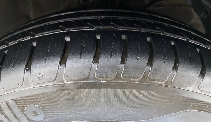 2019 Maruti Dzire VXI, Petrol, Manual, 39,369 km, Right Front Tyre Tread