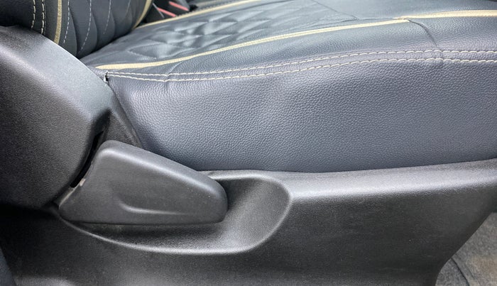 2020 Datsun Redi Go T (O), Petrol, Manual, 19,281 km, Driver Side Adjustment Panel