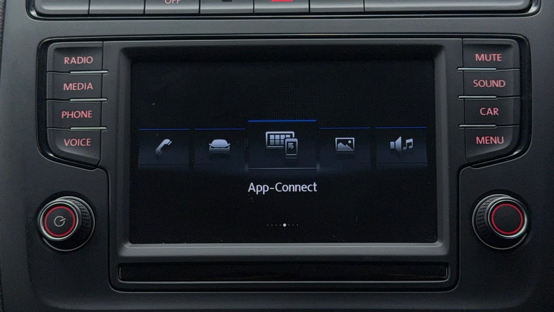 2017 Volkswagen Polo 66 Tsi Trendline, Manual, 109324 km, Infotainment System