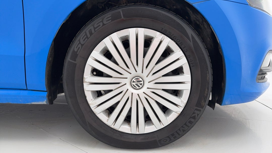 2017 Volkswagen Polo 66 Tsi Trendline, Manual, 109324 km, Right Front Wheel