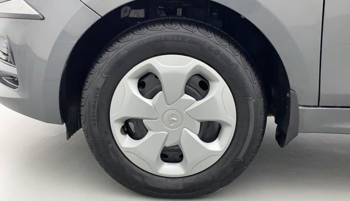 2022 Tata Tiago XT (O) PETROL, Petrol, Manual, 10,681 km, Left Front Wheel
