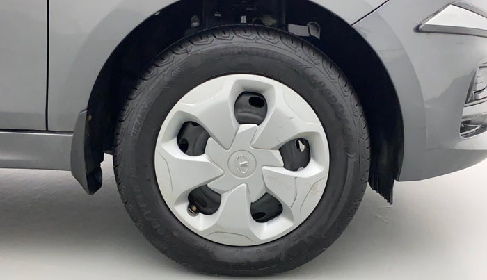 2022 Tata Tiago XT (O) PETROL, Petrol, Manual, 10,681 km, Right Front Wheel