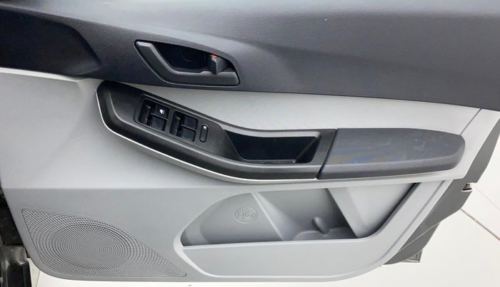 2022 Tata Tiago XT (O) PETROL, Petrol, Manual, 10,681 km, Driver Side Door Panels Control