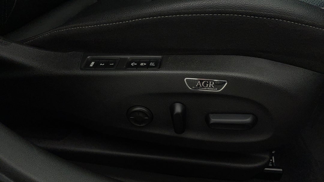 2018 Holden Calais V, Automatic, 60236 km, Drivers Side Adjustment Panel