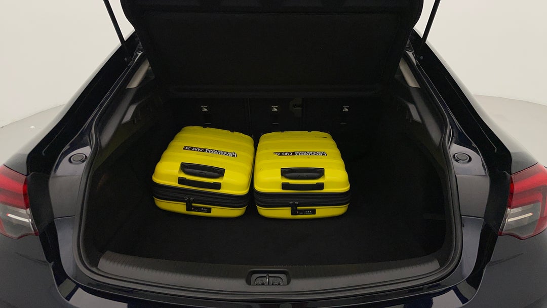 2018 Holden Calais V, Automatic, 60236 km, Boot Inside View with Luggage