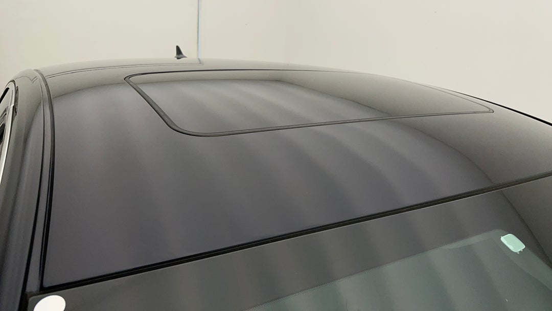 2018 Holden Calais V, Automatic, 60236 km, Roof/Sunroof View