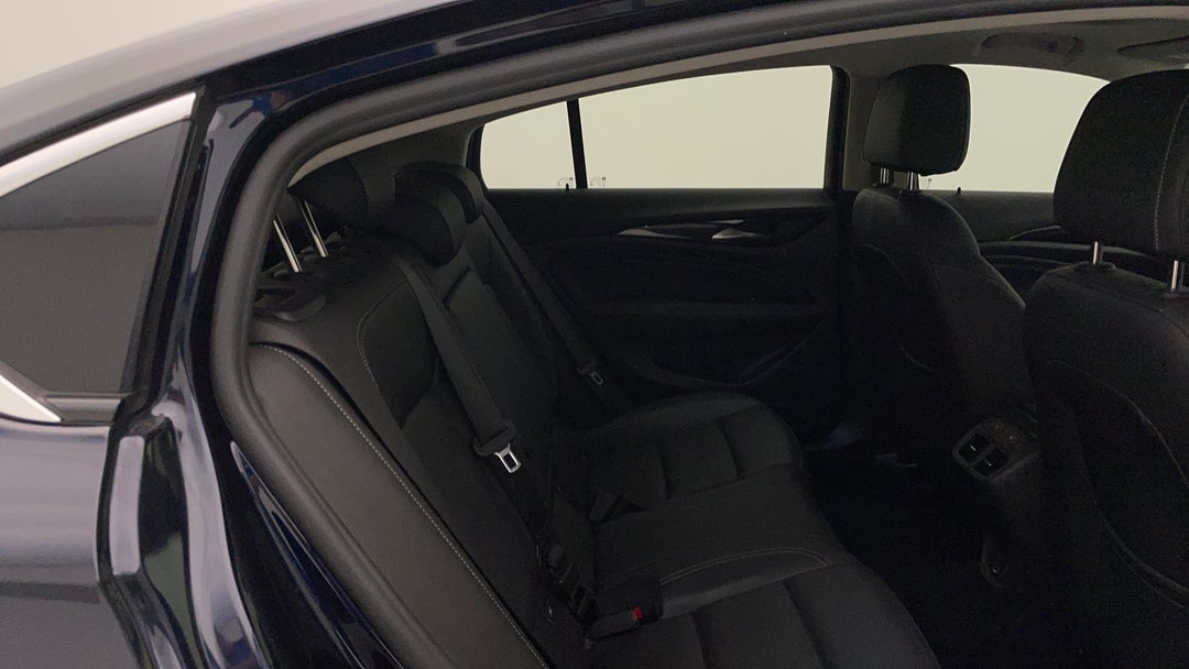 2018 Holden Calais V, Automatic, 60236 km, Right Side Rear Door Cabin View