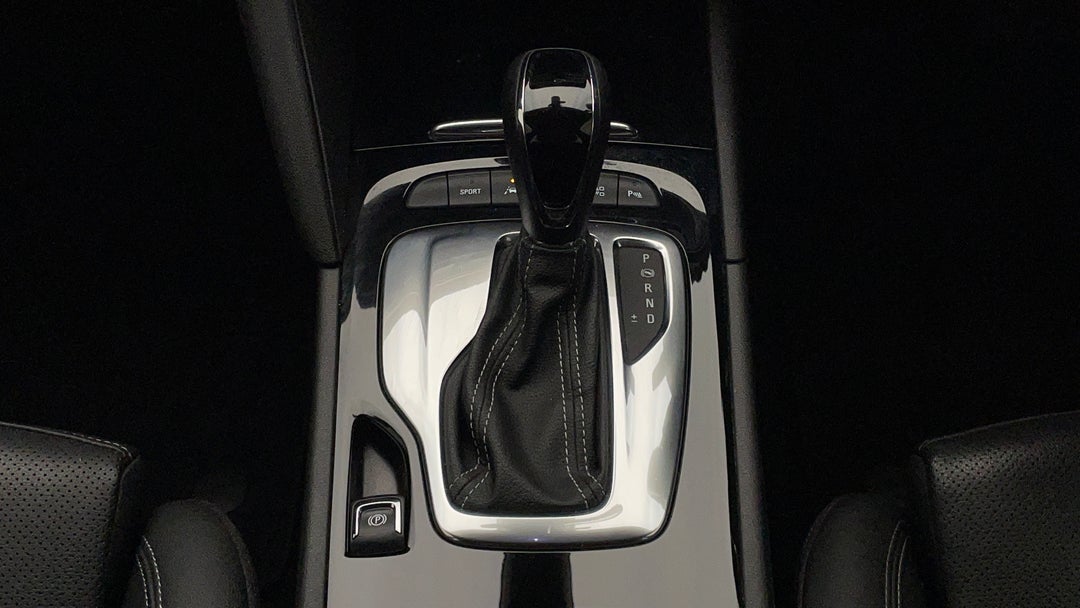 2018 Holden Calais V, Automatic, 60236 km, Gear Lever 