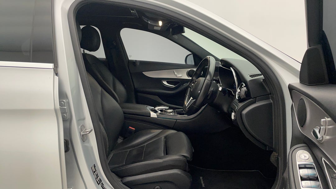 2018 Mercedes-benz C200 Eq (hybrid), Automatic, 131049 km, Right Side Front Door Cabin View