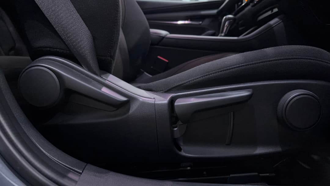 2020 Mazda 3 G20 Evolve, Automatic, 66559 km, Drivers Side Adjustment Panel