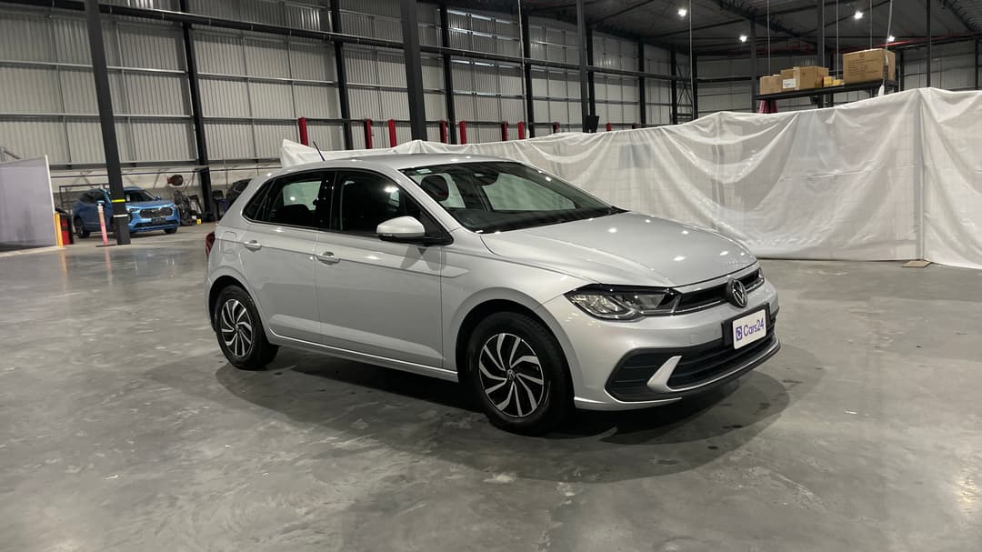 2024 Volkswagen Polo Life, Automatic, 27143 km, Right Front Diagonal (45- Degree) View