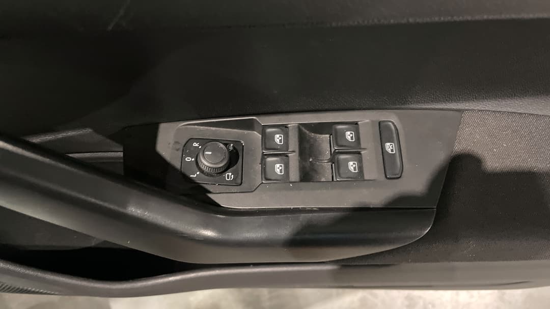 2024 Volkswagen Polo Life, Automatic, 27143 km, Drivers Side Door Panel Controls