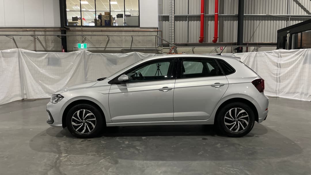 2024 Volkswagen Polo Life, Automatic, 27143 km, Left Side View