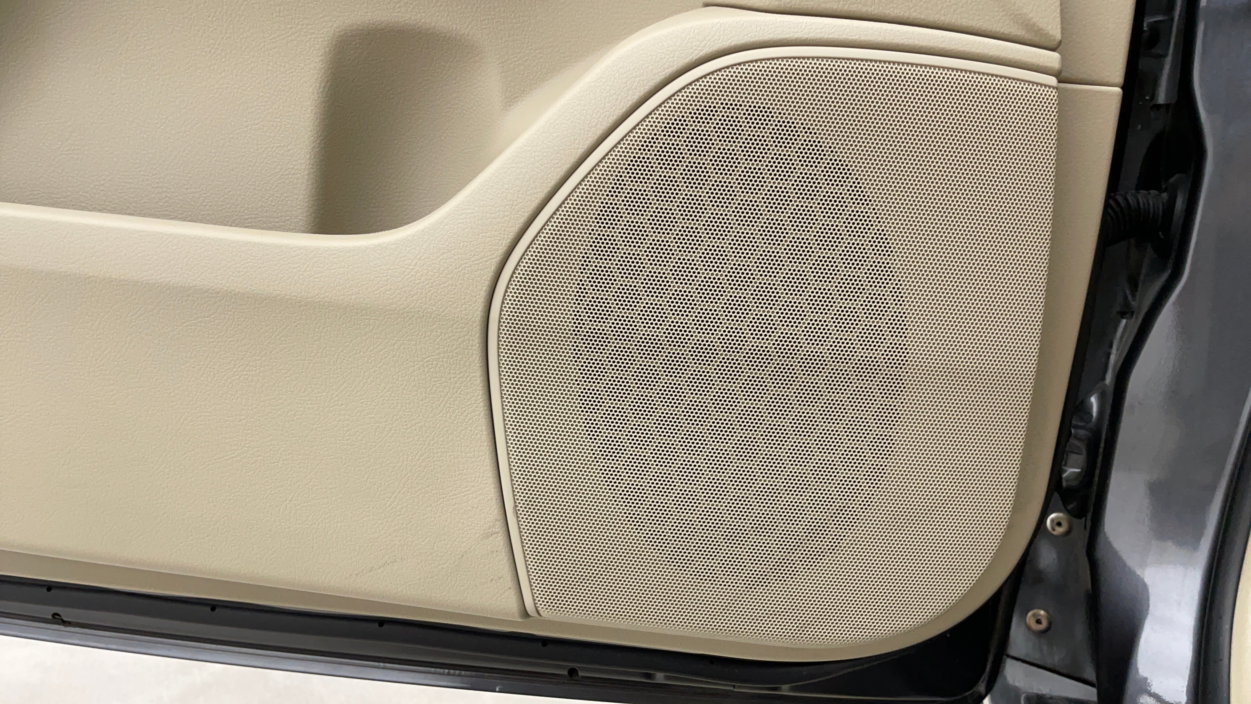 Toyota Landcruiser-Speakers