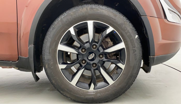 2018 Mahindra XUV500 W11 (O) AT, Diesel, Automatic, 56,905 km, Right Front Wheel