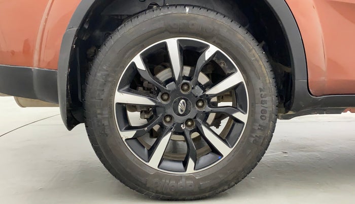 2018 Mahindra XUV500 W11 (O) AT, Diesel, Automatic, 56,905 km, Right Rear Wheel