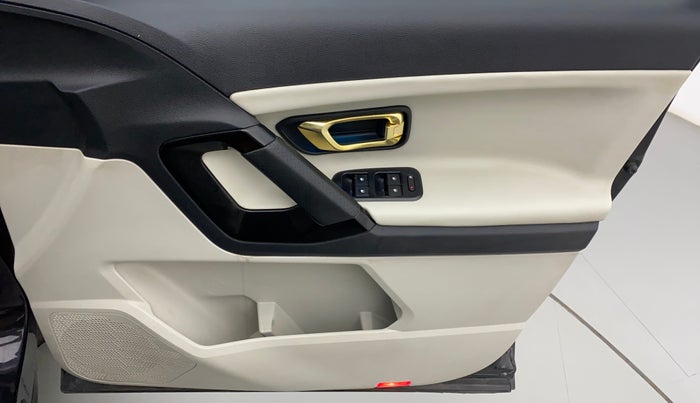 2021 Tata Safari XZA PLUS GOLD, Diesel, Automatic, 67,099 km, Driver Side Door Panels Control