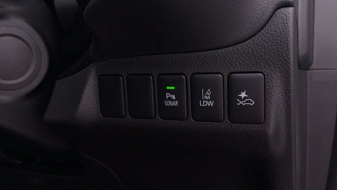 2021 Mitsubishi Outlander Black Edition 7 Seat (2WD), Automatic, 26809 km, Utility Switches/Buttons