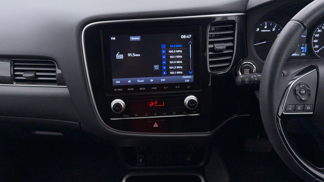 2021 Mitsubishi Outlander Black Edition 7 Seat (2WD), Automatic, 26809 km, Center Console