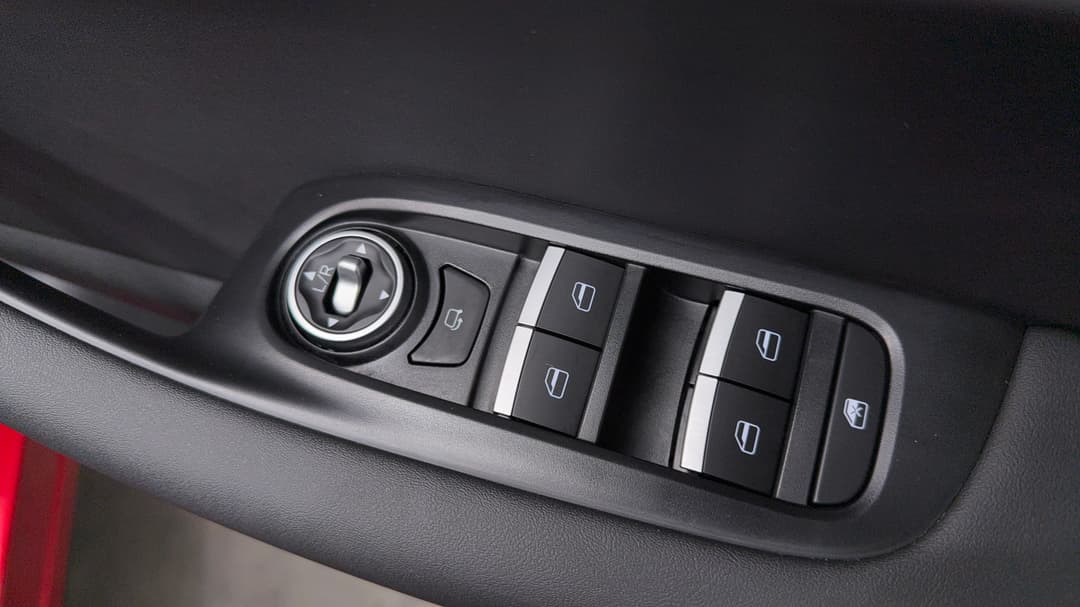2025 Chery Tiggo 4 Ultimate Hev, Automatic, 7752 km, Drivers Side Door Panel Controls