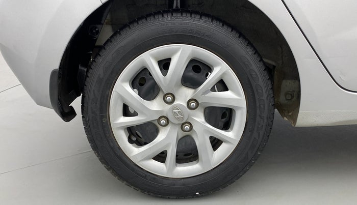 2017 Hyundai Grand i10 MAGNA 1.2 KAPPA VTVT, Petrol, Manual, 18,299 km, Right Rear Wheel