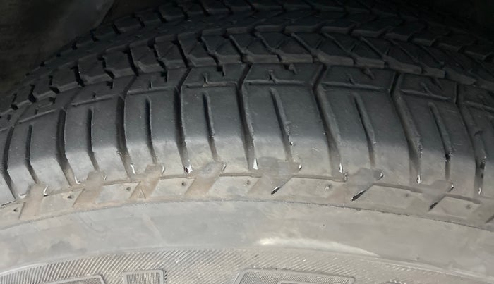 2020 Mahindra XUV500 W9 AT, Diesel, Automatic, 19,581 km, Left Front Tyre Tread