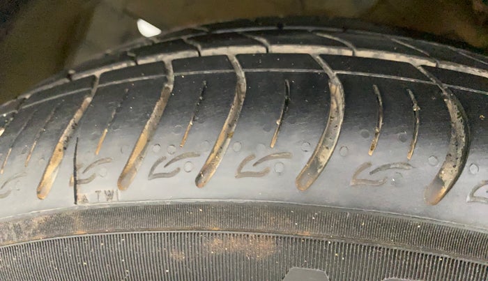 2017 Maruti Baleno ZETA PETROL 1.2, Petrol, Manual, 51,924 km, Left Front Tyre Tread