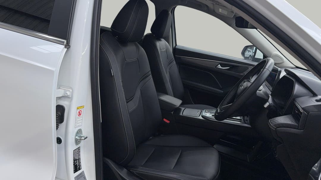 2023 GWM Haval Jolion Lux Hybrid, Automatic, 65078 km, Right Side Front Door Cabin View