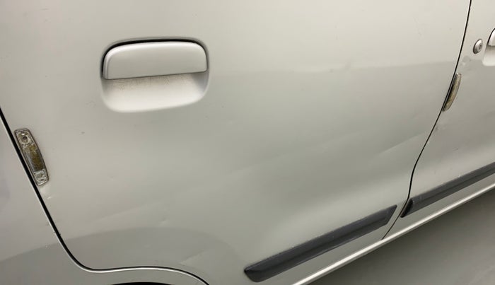 2015 Maruti Wagon R 1.0 VXI, Petrol, Manual, 70,766 km, Right rear door - Minor scratches