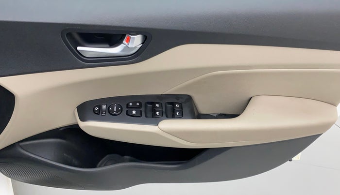 2017 Hyundai Verna 1.6 SX (O) CRDI MT, Diesel, Manual, 92,726 km, Driver Side Door Panels Control