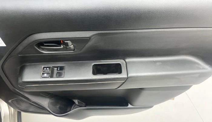 2021 Maruti New Wagon-R 1.0 Lxi (o) cng, CNG, Manual, 16,780 km, Driver Side Door Panels Control