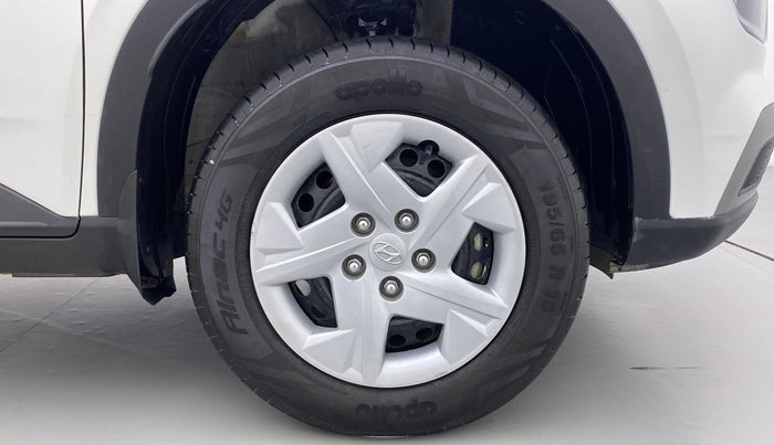 2020 Hyundai VENUE S MT 1.2 KAPPA, Petrol, Manual, 9,093 km, Right Front Wheel