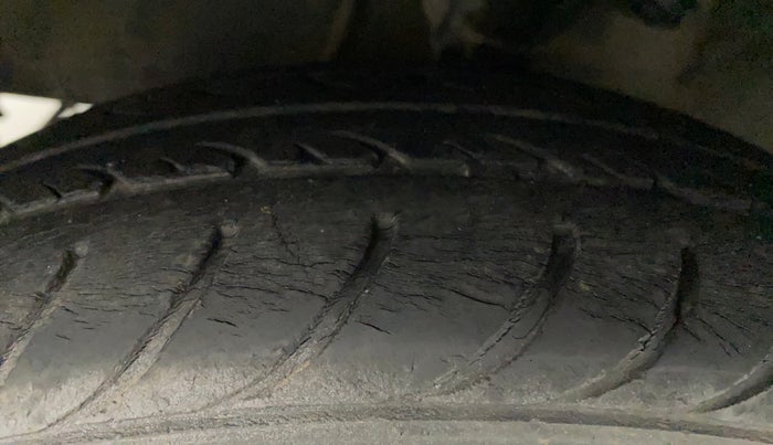 2012 Hyundai i10 MAGNA 1.2, Petrol, Manual, 59,627 km, Left Front Tyre Tread