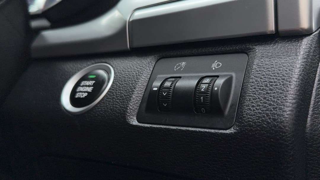 2022 LDV T60 Max Luxe (4x4), Automatic, 66233 km, Utility Switches/Buttons