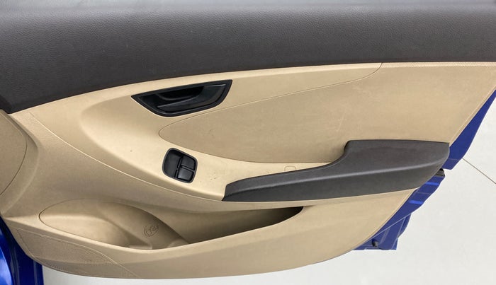 2015 Hyundai Eon MAGNA PLUS, Petrol, Manual, 80,453 km, Driver Side Door Panels Control