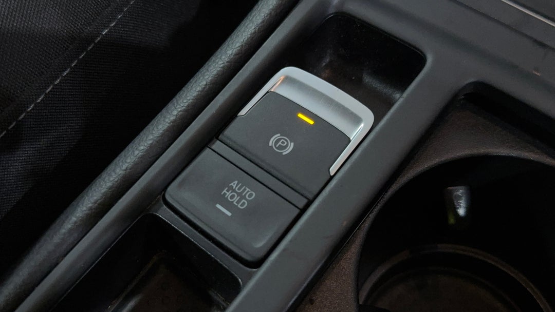 2017 Volkswagen Golf 110 Tsi Trendline, Automatic, 67351 km, Handbrake