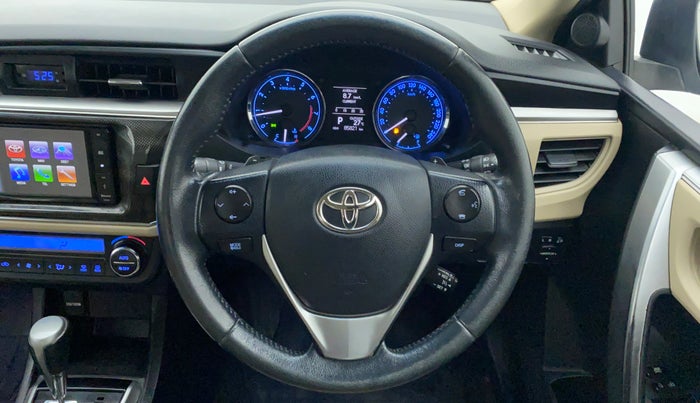 2015 Toyota Corolla Altis VL AT, Petrol, Automatic, 85,879 km, Steering Wheel Close Up