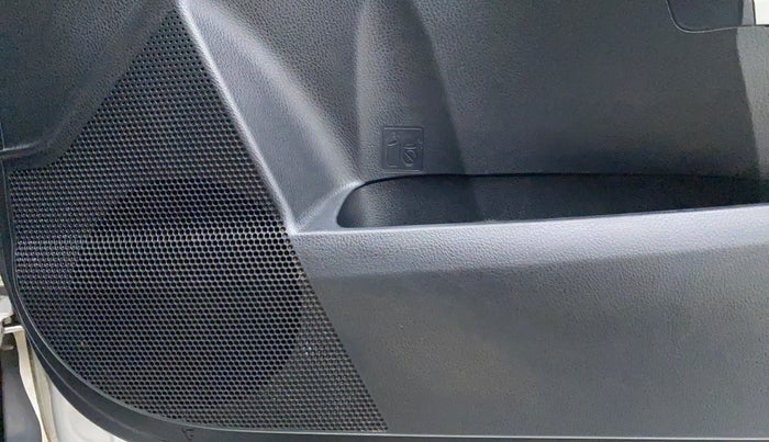 2015 Toyota Corolla Altis VL AT, Petrol, Automatic, 85,879 km, Speaker