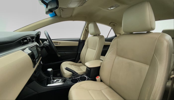 2015 Toyota Corolla Altis VL AT, Petrol, Automatic, 85,879 km, Right Side Front Door Cabin