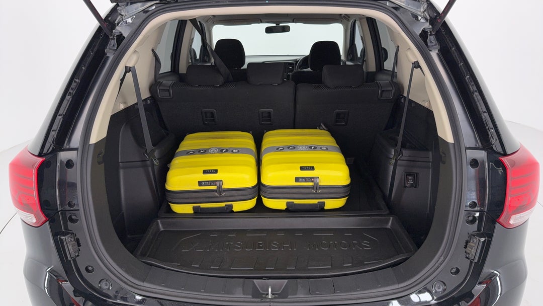 2017 Mitsubishi Outlander Ls (4x2), Automatic, 134530 km, Boot Inside View with Luggage