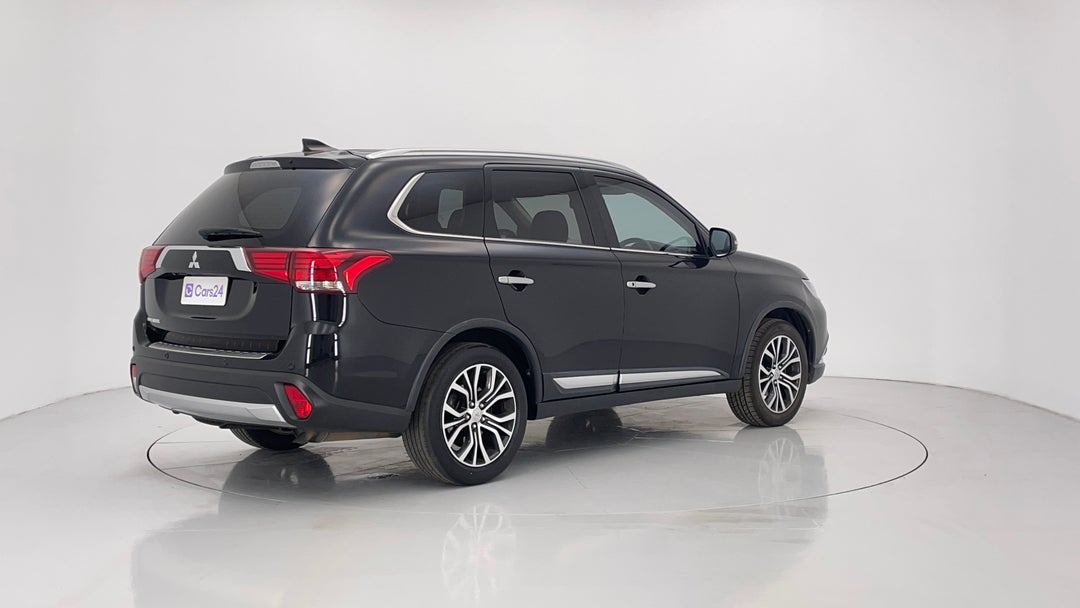 2017 Mitsubishi Outlander Ls (4x2), Automatic, 134530 km, Right Back Diagonal (45- Degree) View